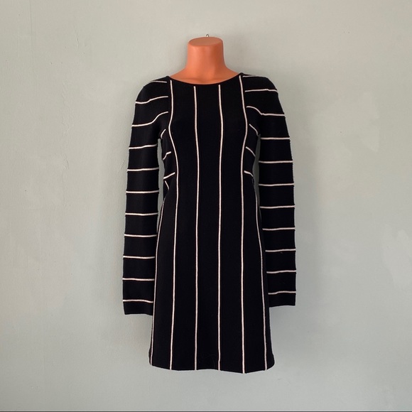 Alice + Olivia Black & White Sweater Dress S - Picture 4 of 6